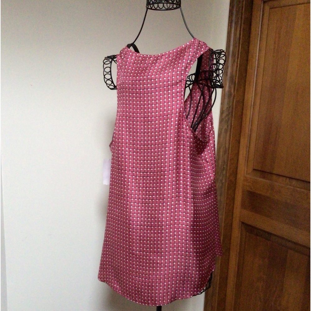 Theory
Racer Silk Tank, Large - Picture 3 of 7